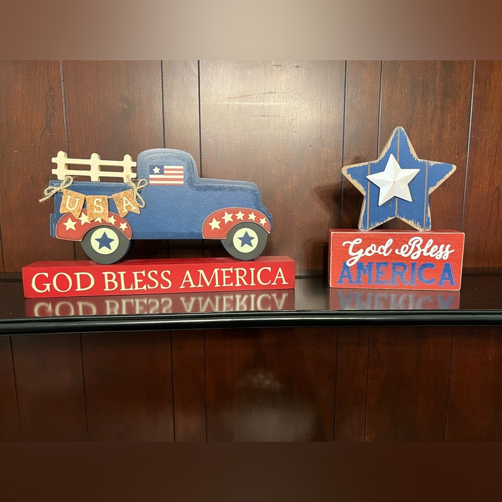 Set of 2 “God Bless America” Decorations